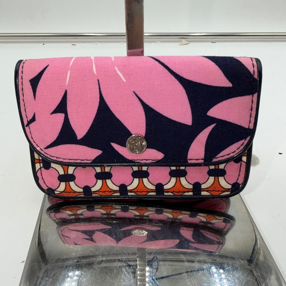 Vera Bradley Quickstep Wallet in the "Loves Me" pattern. - Picture 1 of 7